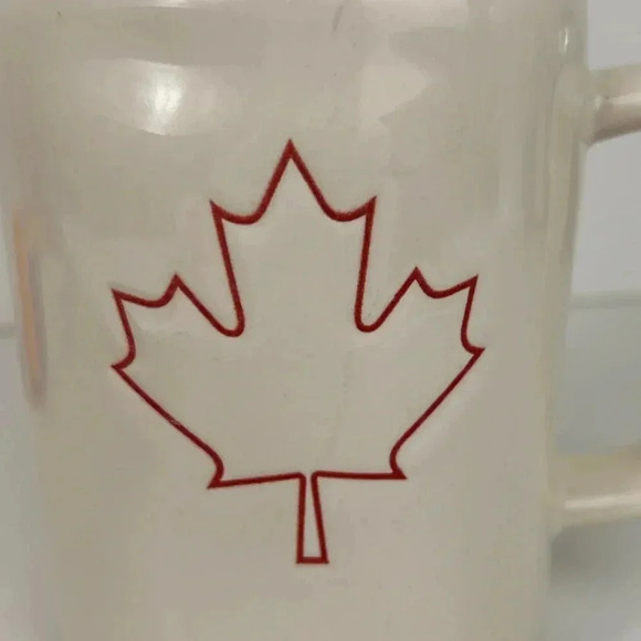 Rae Dunn Maple Leaf “EH” coffee mug, Canadiana Collectible Holiday Gift NEW - Picture 4 of 8